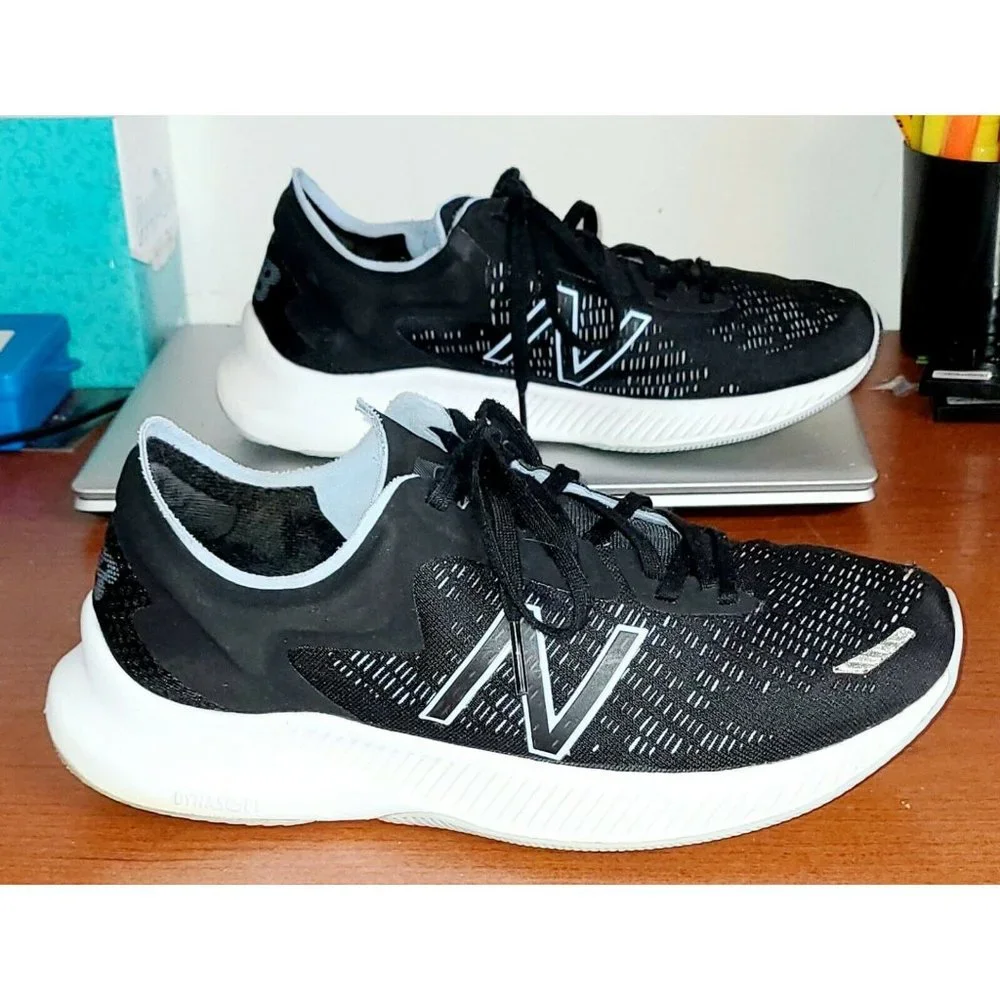 New Balance Women's Dynasoft Pesu V1 Running Shoe - Black White 8.5. MAKE OFFER